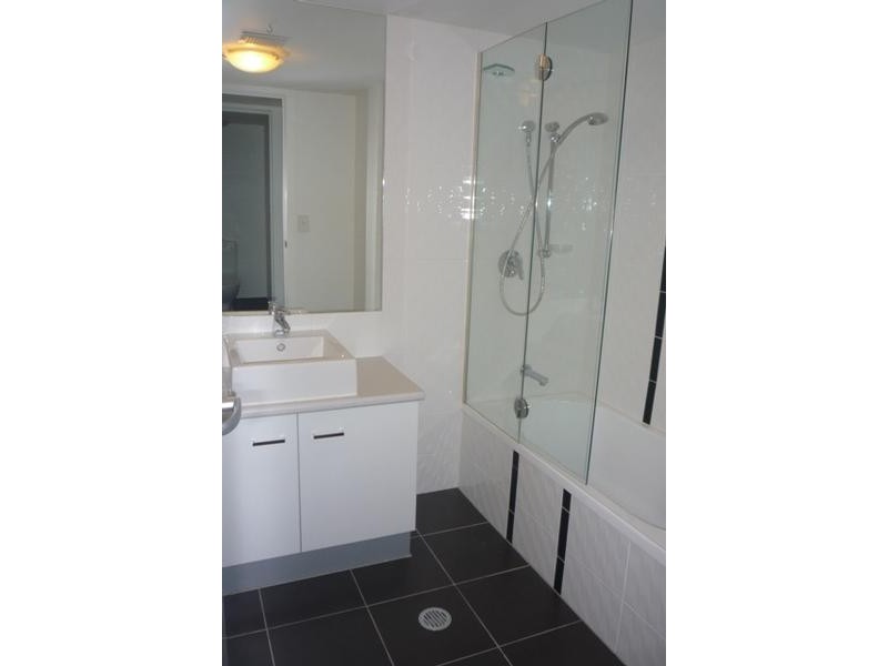 15-17 Lloyd Street, Southport QLD 4215