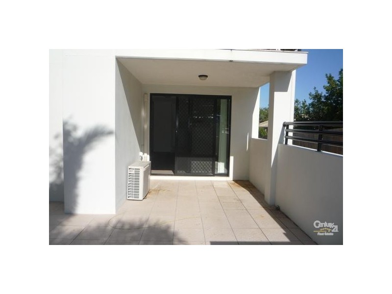 15-17 Lloyd Street, Southport QLD 4215