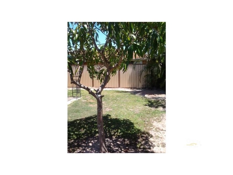 1/18 Riccarton Place, Labrador QLD 4215