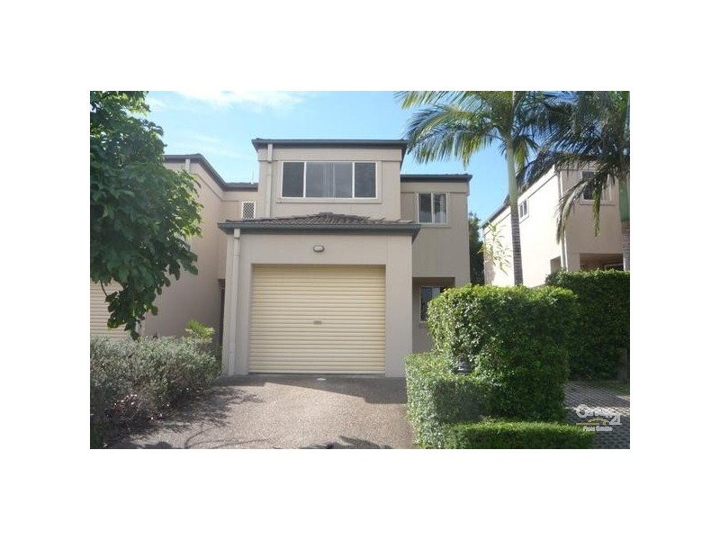 7/97 Eugaree Street, Southport QLD 4215