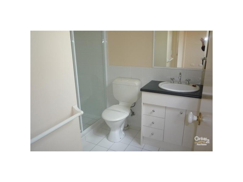 7/97 Eugaree Street, Southport QLD 4215