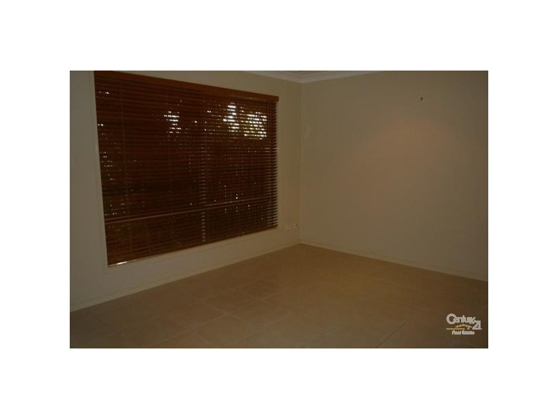 2/11 Pritchard Court, Pacific Pines QLD 4211