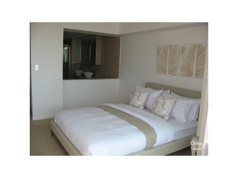 26/53 Darrambal Street, Chevron Island QLD 4217