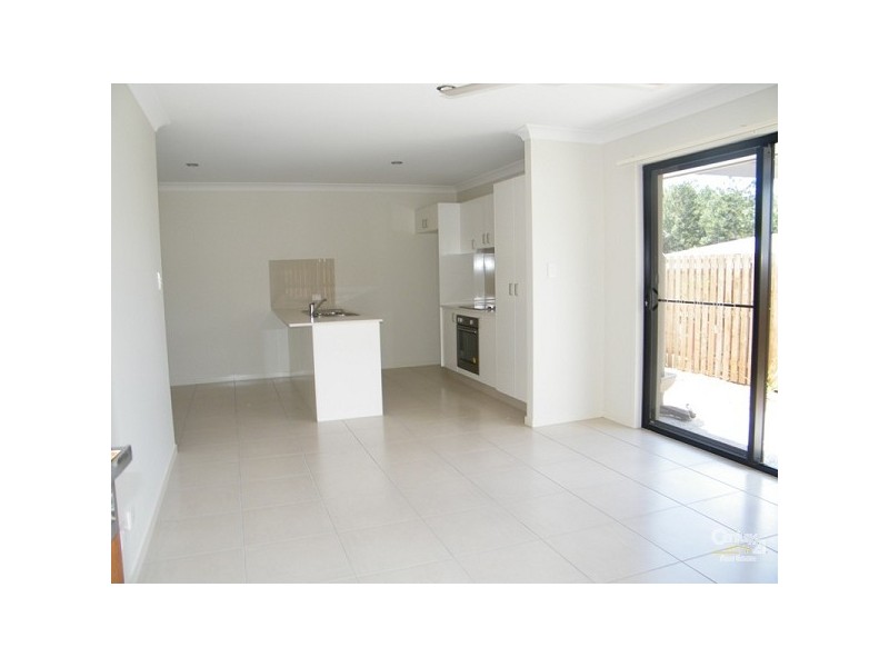 27B Bushland Drive, Pacific Pines QLD 4211