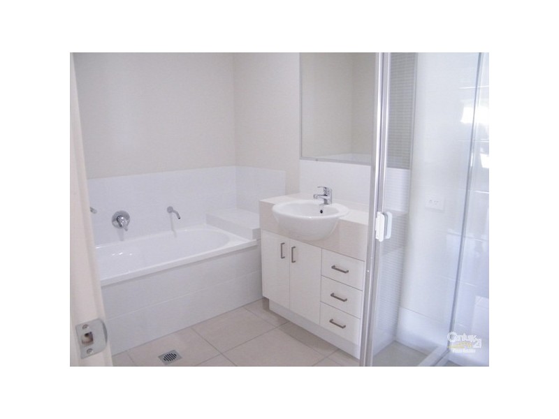 27B Bushland Drive, Pacific Pines QLD 4211