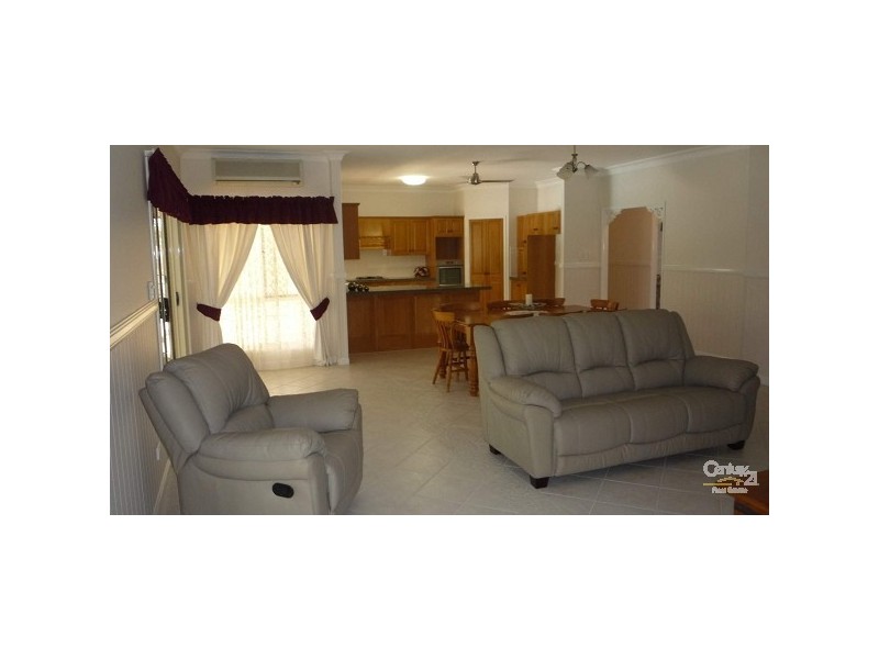 5 Clarence Drive, Helensvale QLD 4212