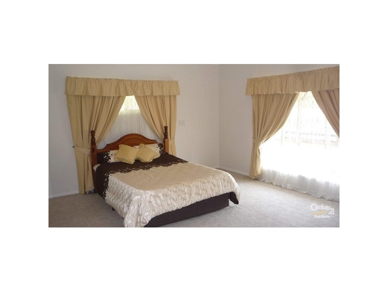 5 Clarence Drive, Helensvale QLD 4212