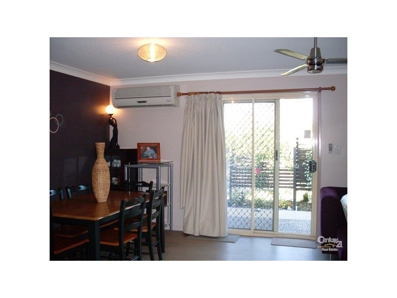 1&2 / 15 Poole Street, Kawana QLD 4701