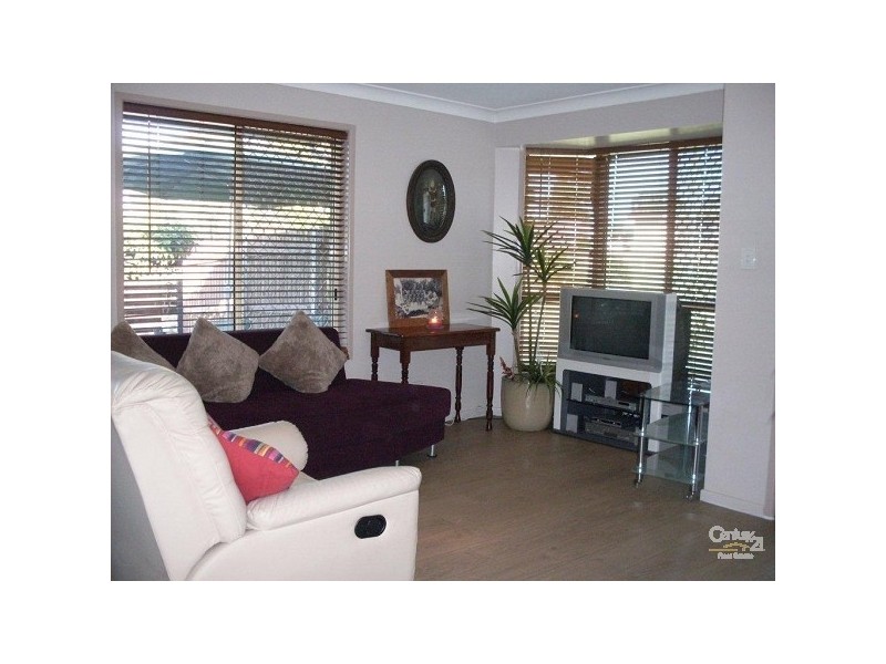 1&2 / 15 Poole Street, Kawana QLD 4701