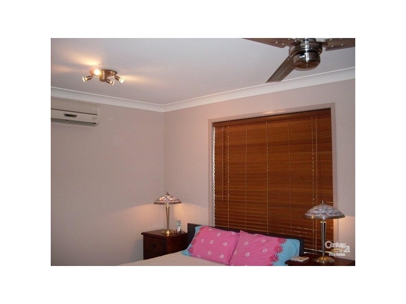 1&2 / 15 Poole Street, Kawana QLD 4701