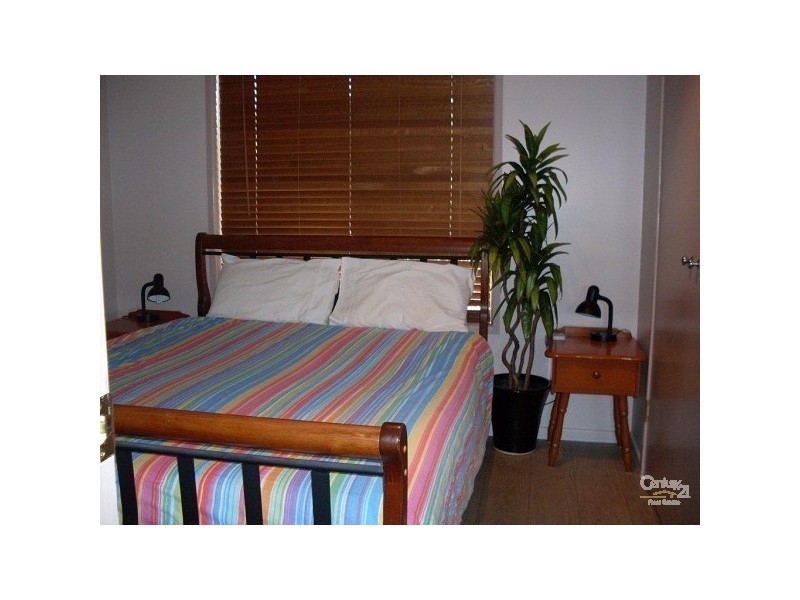 1&2 / 15 Poole Street, Kawana QLD 4701