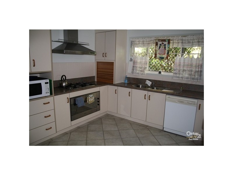72 Schofield Parade, Keppel Sands QLD 4702