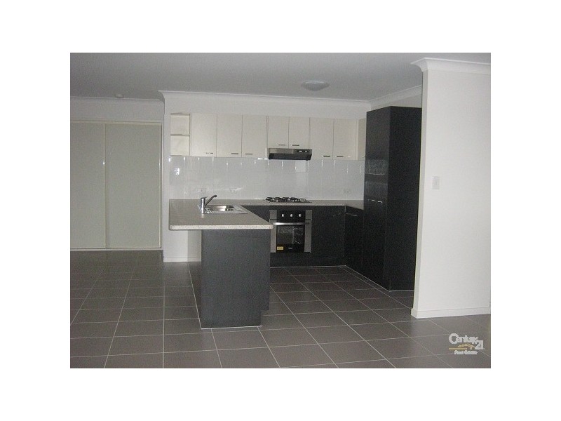 8 Violet Drive, Gracemere QLD 4702