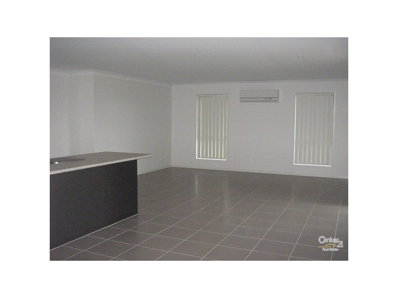 8 Violet Drive, Gracemere QLD 4702