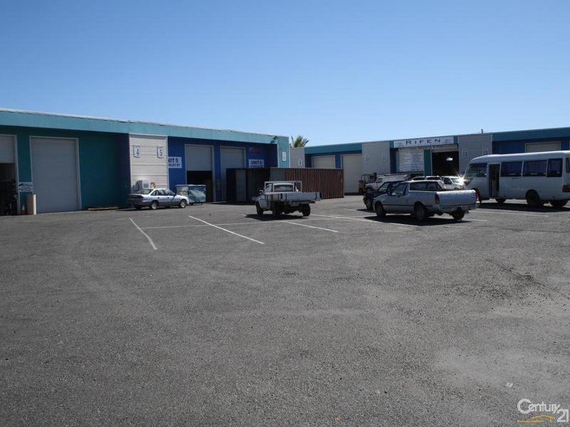 10/10 Dooley Street, Park Avenue QLD 4701