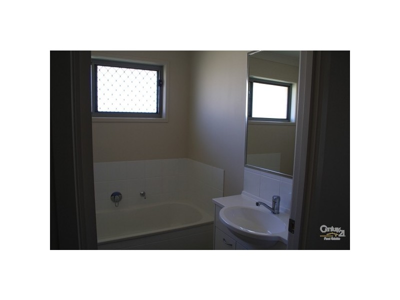 15 John Oxley Drive, Gracemere QLD 4702