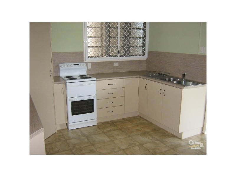 33 Lauga Street, Park Avenue QLD 4701