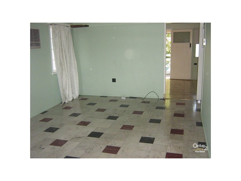 33 Lauga Street, Park Avenue QLD 4701