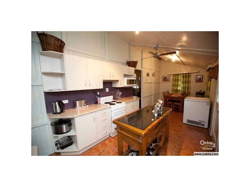 15 Berserker Street, Berserker QLD 4701