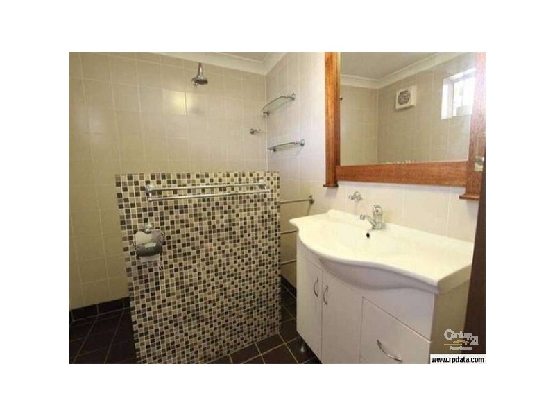 40 Brown Street, Berserker QLD 4701