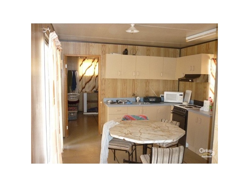 6 Pocket Creek Road, Wowan QLD 4702