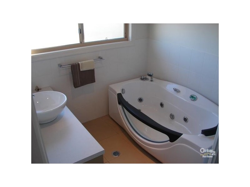 25 Mamalis, Gracemere QLD 4702