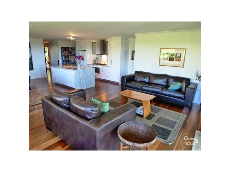 8 Macaulay Way, Pacific Heights QLD 4703