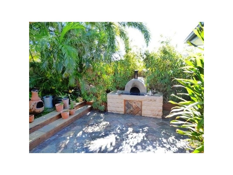 8 Macaulay Way, Pacific Heights QLD 4703