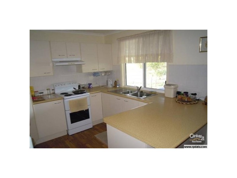 109 Emu Park Road, Nerimbera QLD 4701