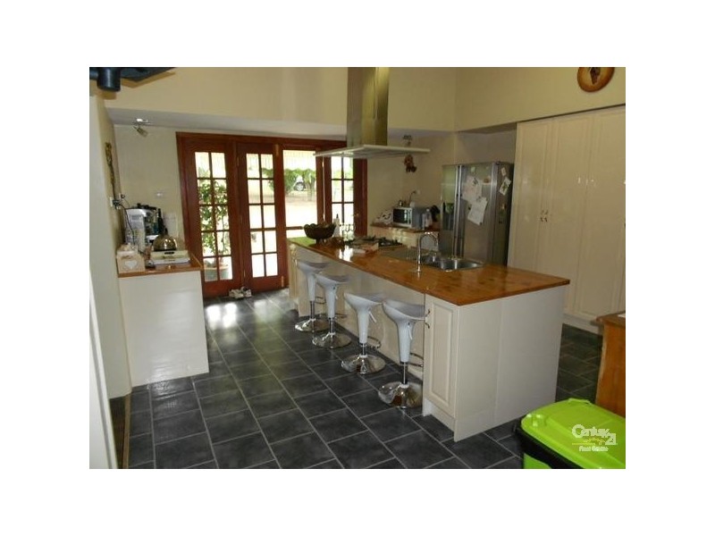 302 Wonbah Road, Gin Gin QLD 4671