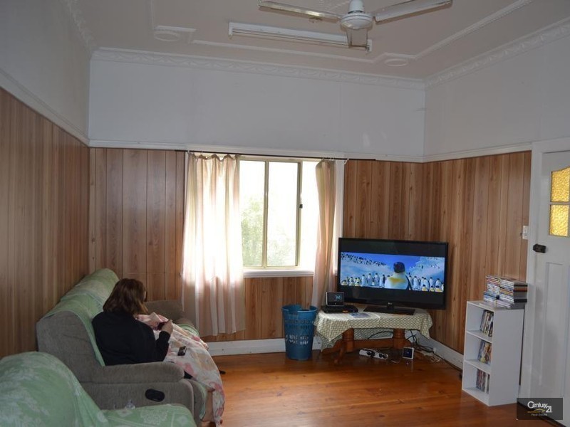 90 Nobbs Street, Berserker QLD 4701