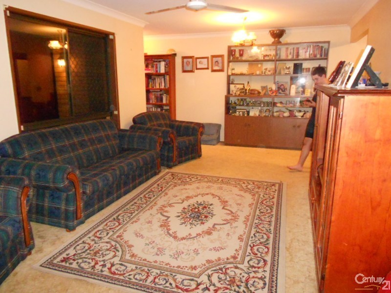 16 Dawes Street, Kawana QLD 4701