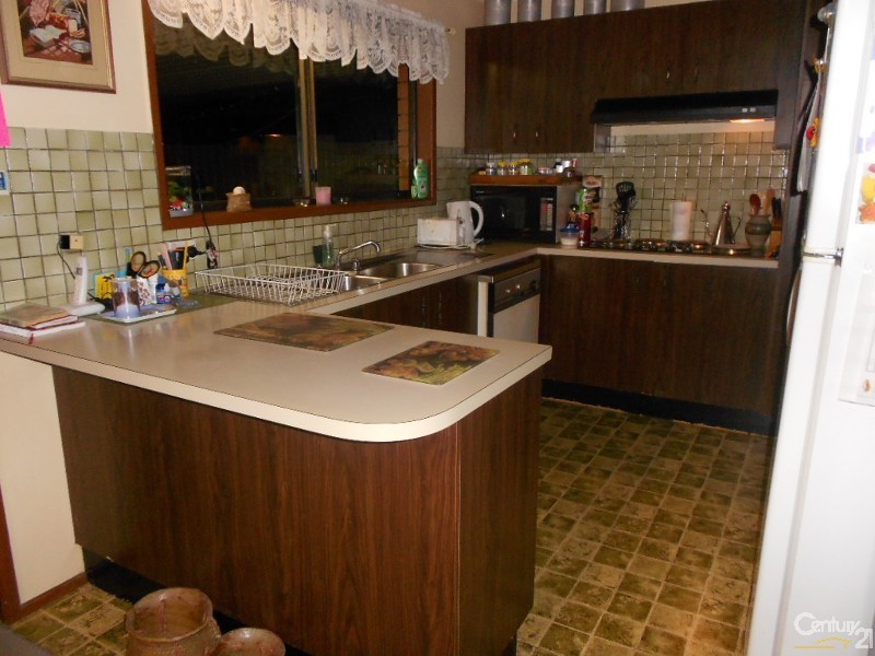 16 Dawes Street, Kawana QLD 4701