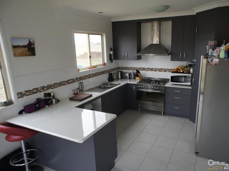 109 Hunt Road, Alton Downs QLD 4702