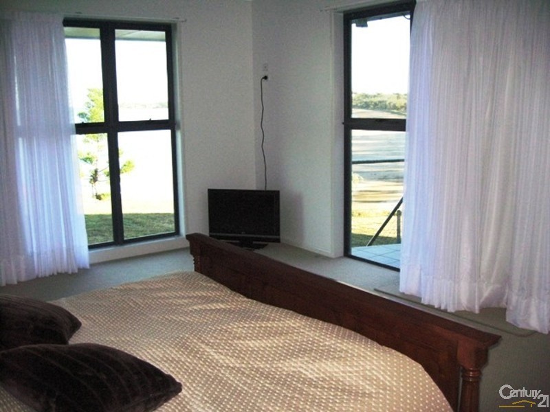 2 Tanby Point Close, Emu Park QLD 4710