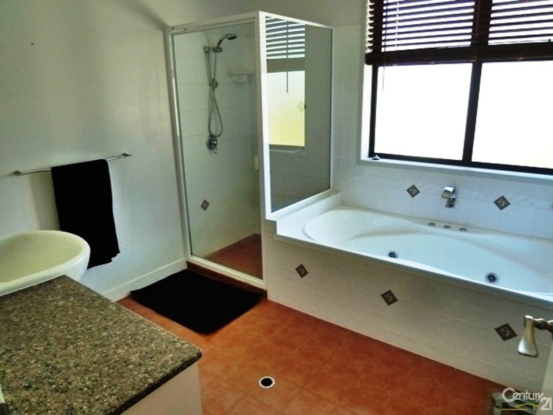 2 Tanby Point Close, Emu Park QLD 4710