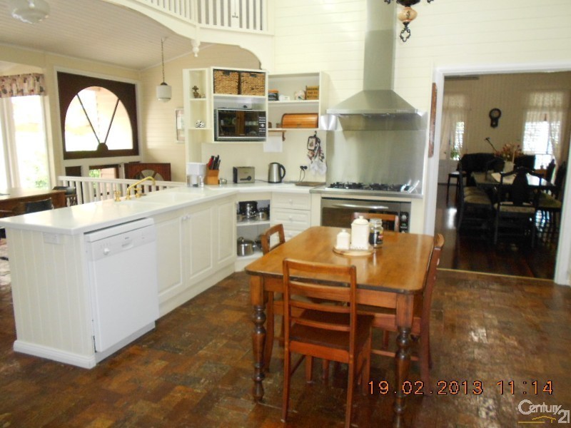 86 Ward Street, The Range QLD 4700