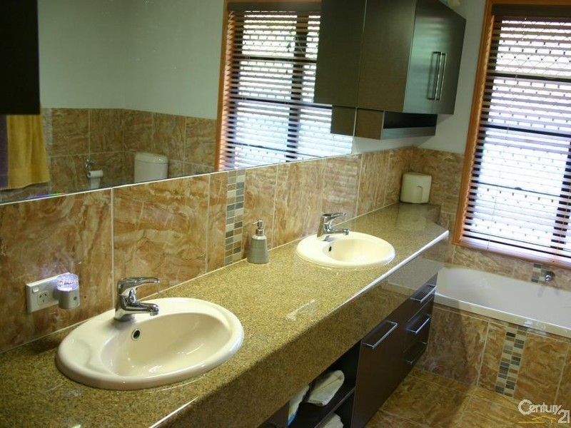 35 Archer View Terrace, Frenchville QLD 4701