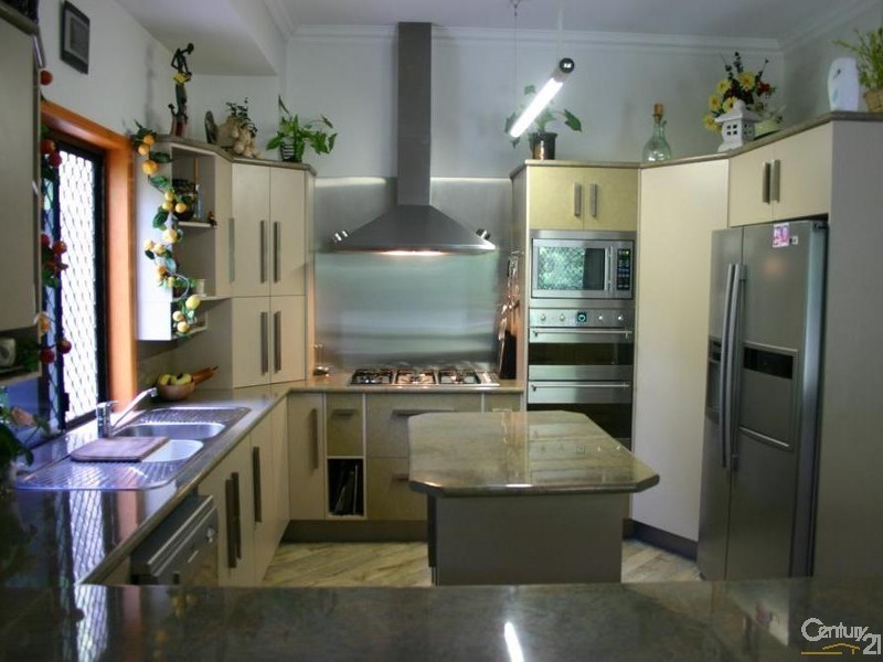 35 Archer View Terrace, Frenchville QLD 4701