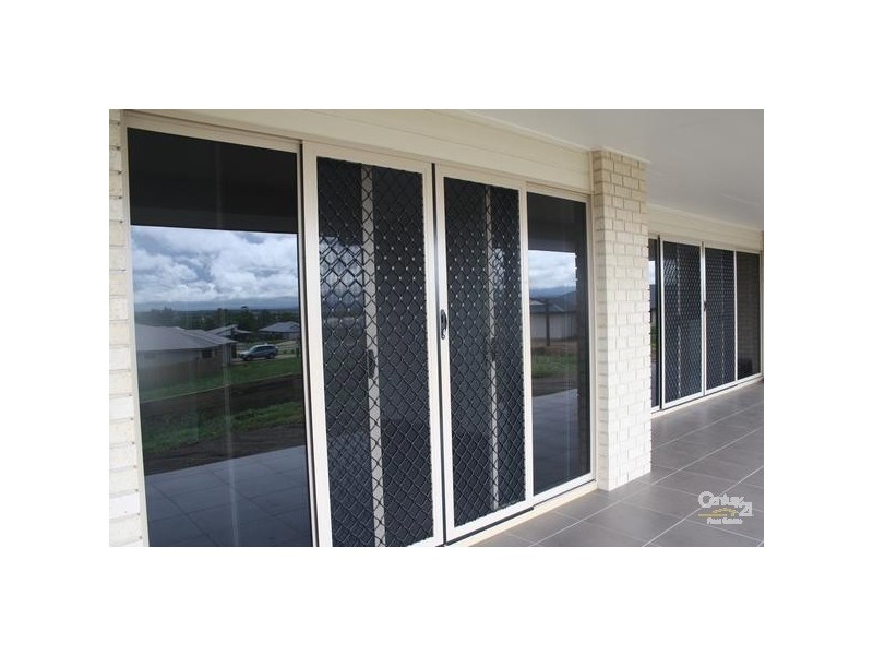 12 Broadhurst Drive, Gracemere QLD 4702