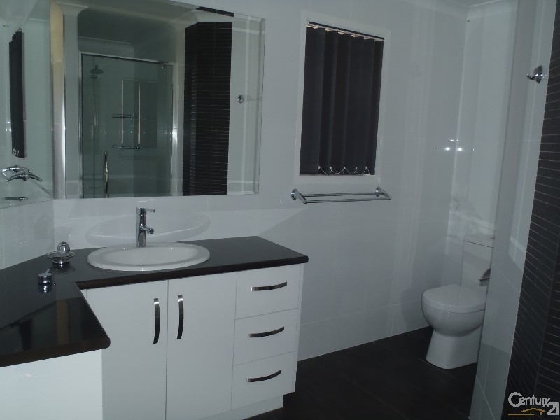 5 Violet Drive, Gracemere QLD 4702