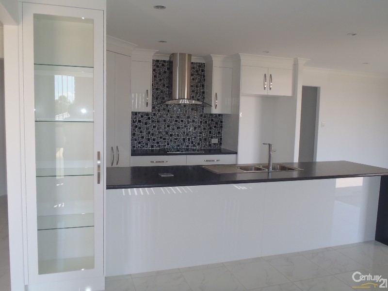 5 Violet Drive, Gracemere QLD 4702