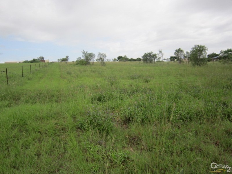 26 LATIMER, Gracemere QLD 4702