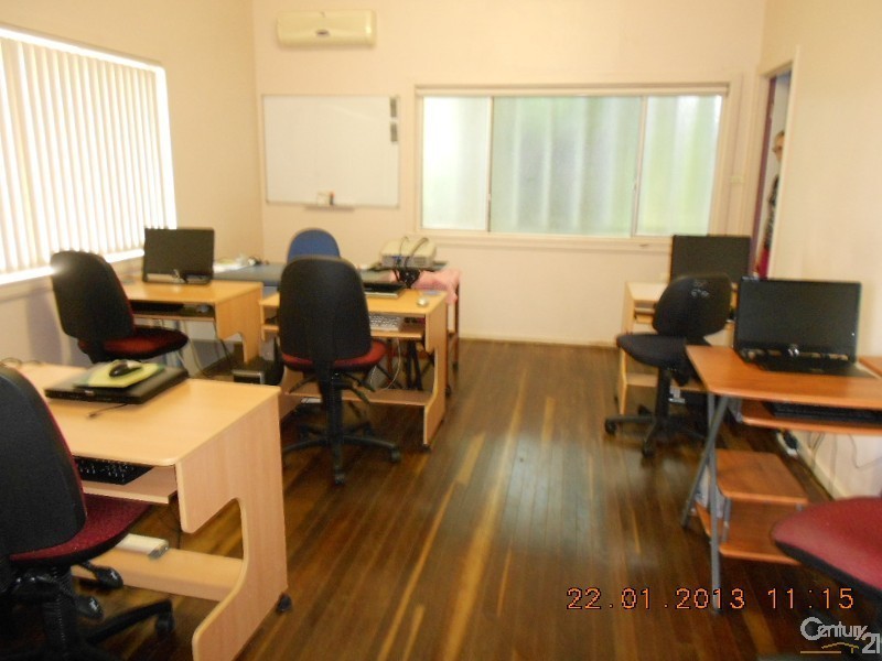 27 Reaney Street, Berserker QLD 4701