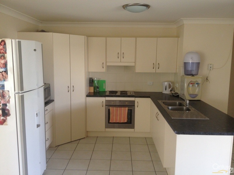 33 Seonaid Place, Gracemere QLD 4702