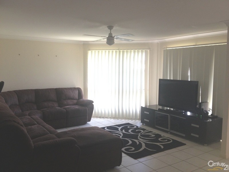 33 Seonaid Place, Gracemere QLD 4702