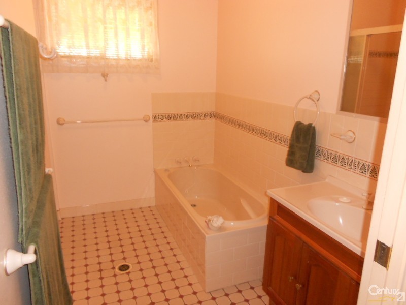 1 / 27 Nicholson Street, Allenstown QLD 4700