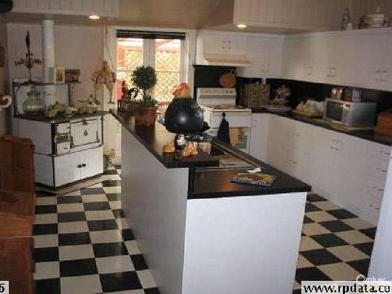 42 Mackenzie Street, Wondai QLD 4606