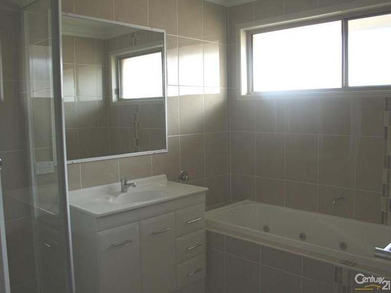 7 Premier Court, Gracemere QLD 4702