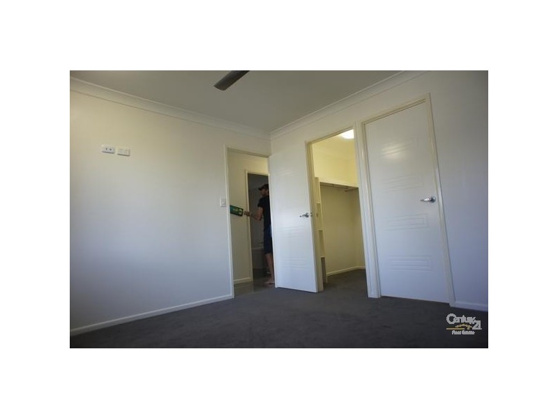 3 Holgate Close, Gracemere QLD 4702